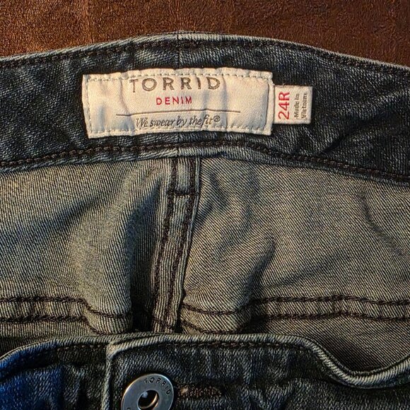TORRID Women's Plus size 24R blue Jeans Good stretch! - Picture 5 of 8